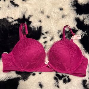 Victoria's Secret Fuchsia Lace Bra